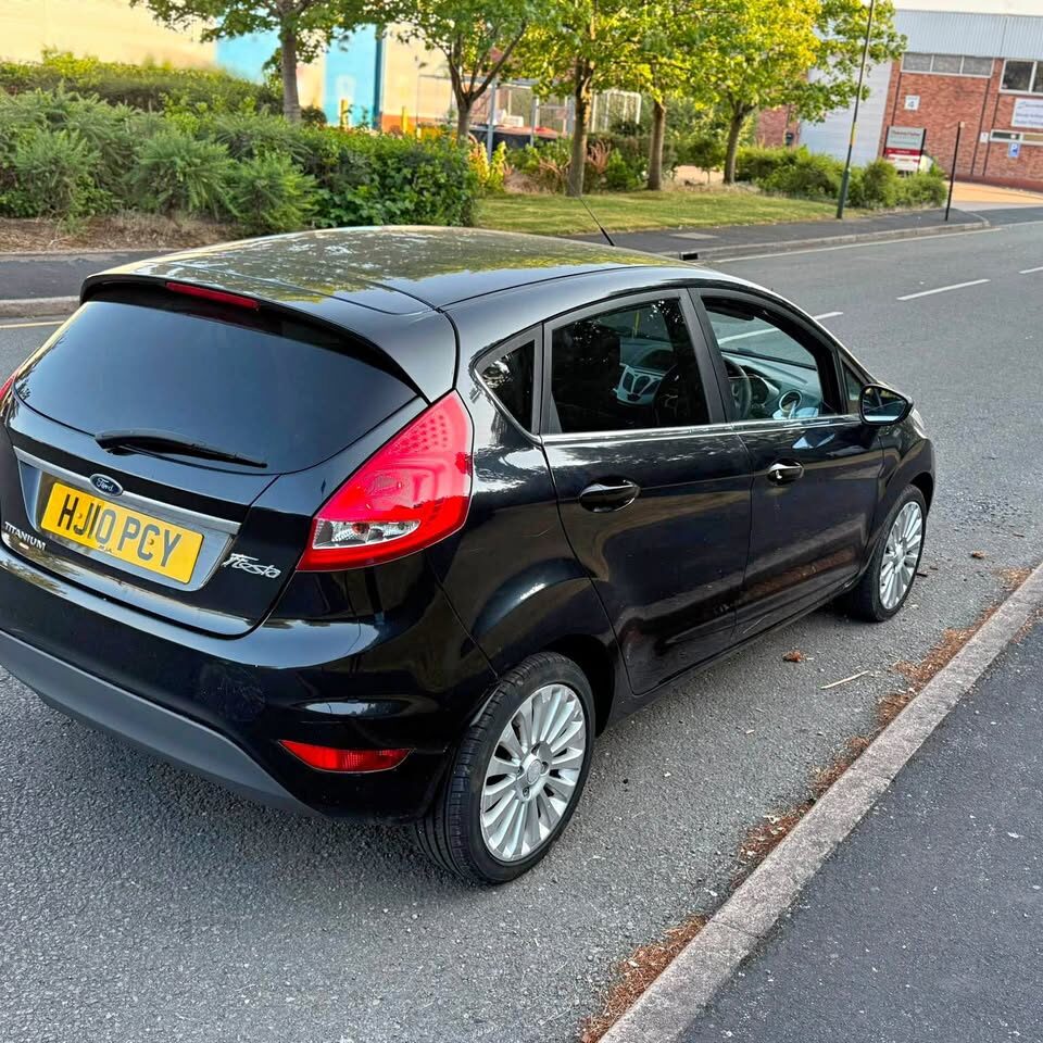 2010 Ford fiesta automatic