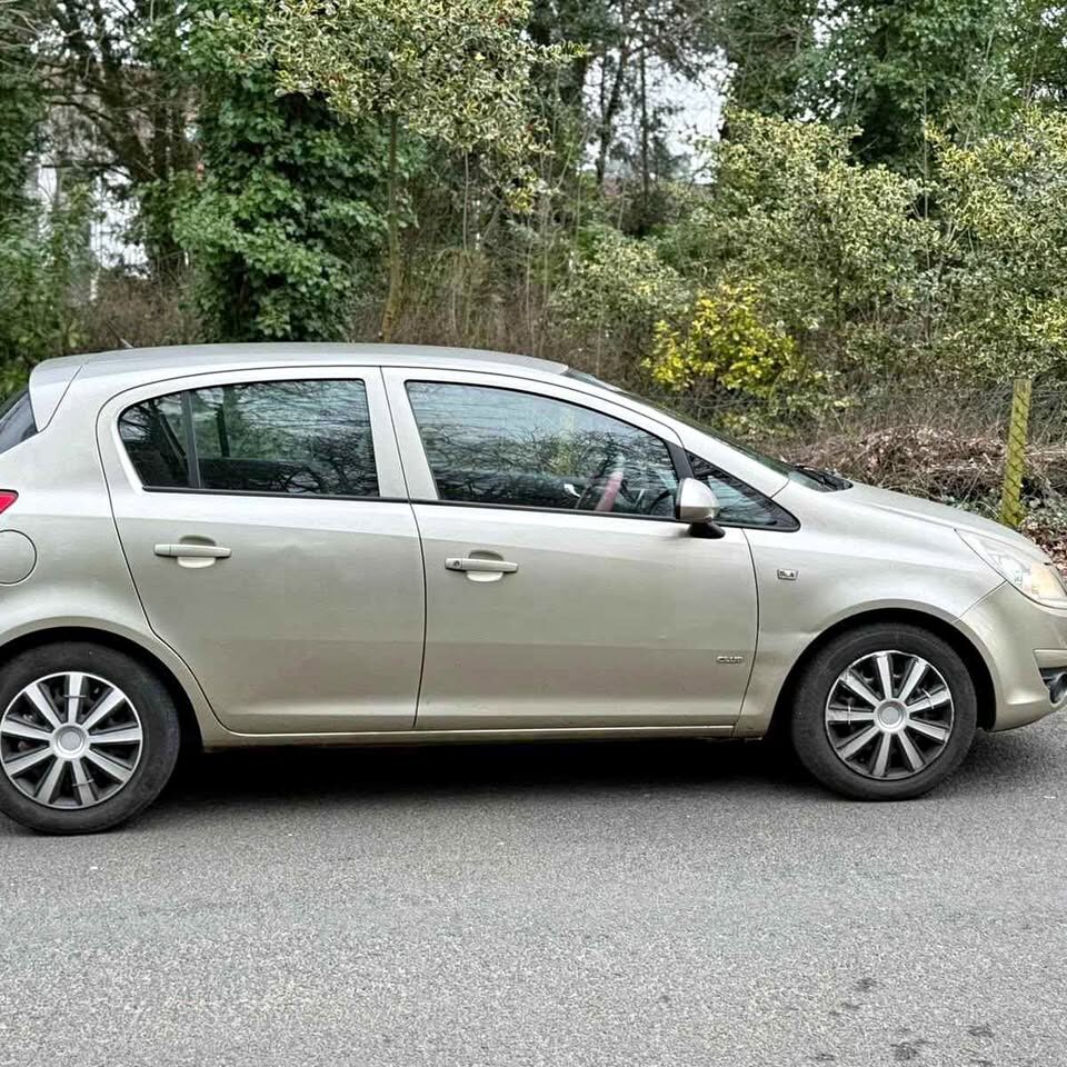 2009 Vauxhall corsa automatic