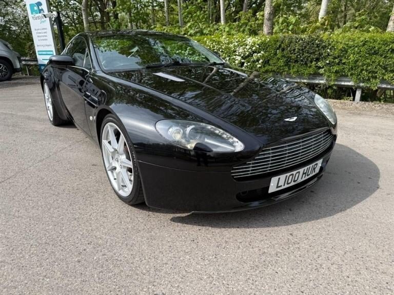 Aston Martin Vantage V8