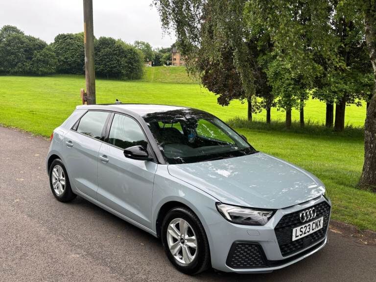 Audi A1 Technik 25 tfsi 5 door hatchback in grey with black roof / 40837 miles / full years mot
