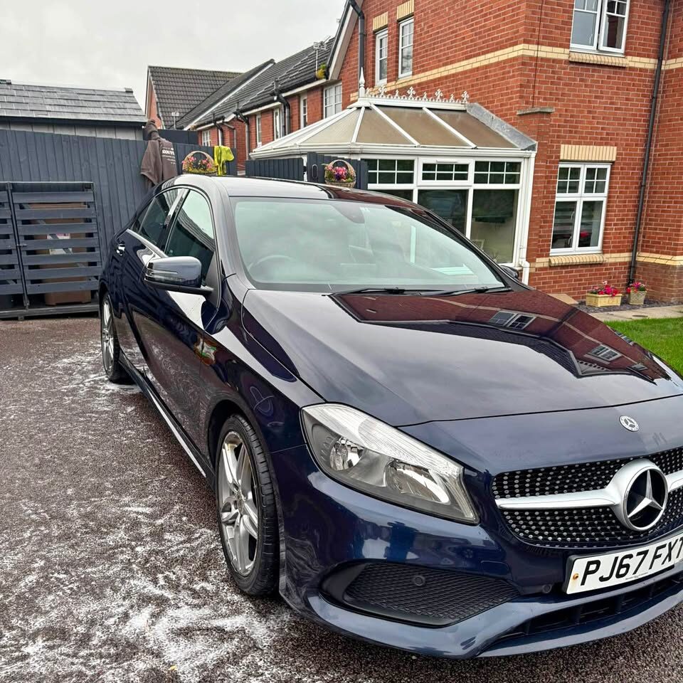 2017 Mercedes-Benz a class amg line a180d